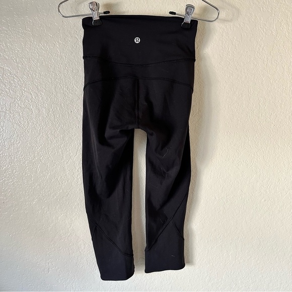 Lululemon In Movement Crop *Everlux 19" leggings size 2 - Picture 7 of 11